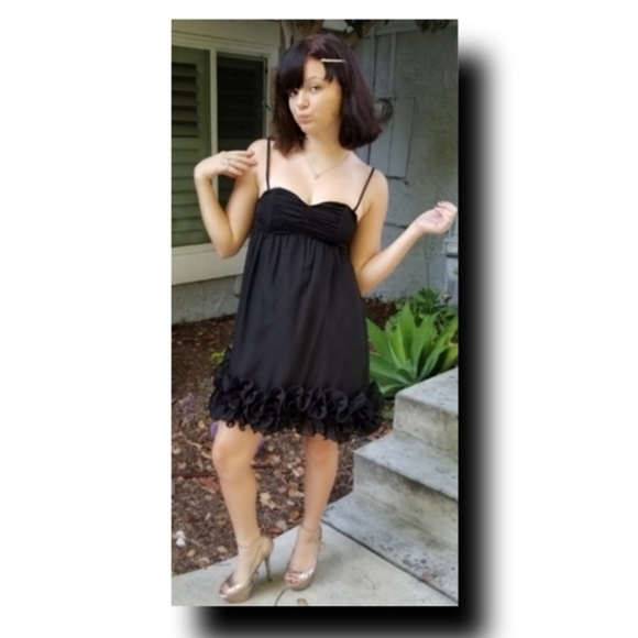 H&M ✦ Black Ruffle Hem Mini Dress ✦ Cocktail Prom Formal Strapless Sz 4 EUC - Picture 5 of 11
